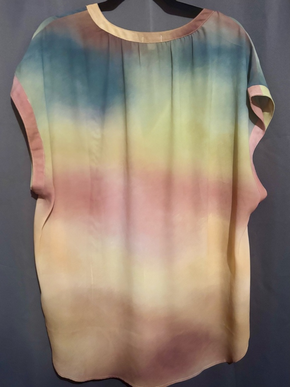✨3/$20 Dylan Ombre Short-Sleeve V-Neck Blouse XL (like new) - Picture 5 of 6